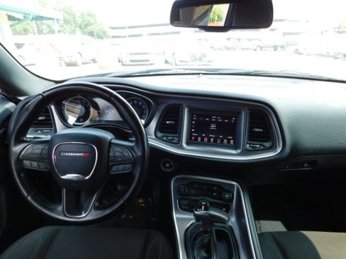 Used 2020 Dodge Challenger SXT RWD image 13