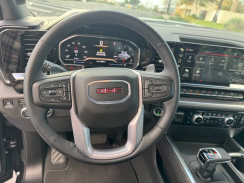 Used 2025 GMC Sierra 1500 SLT image 22