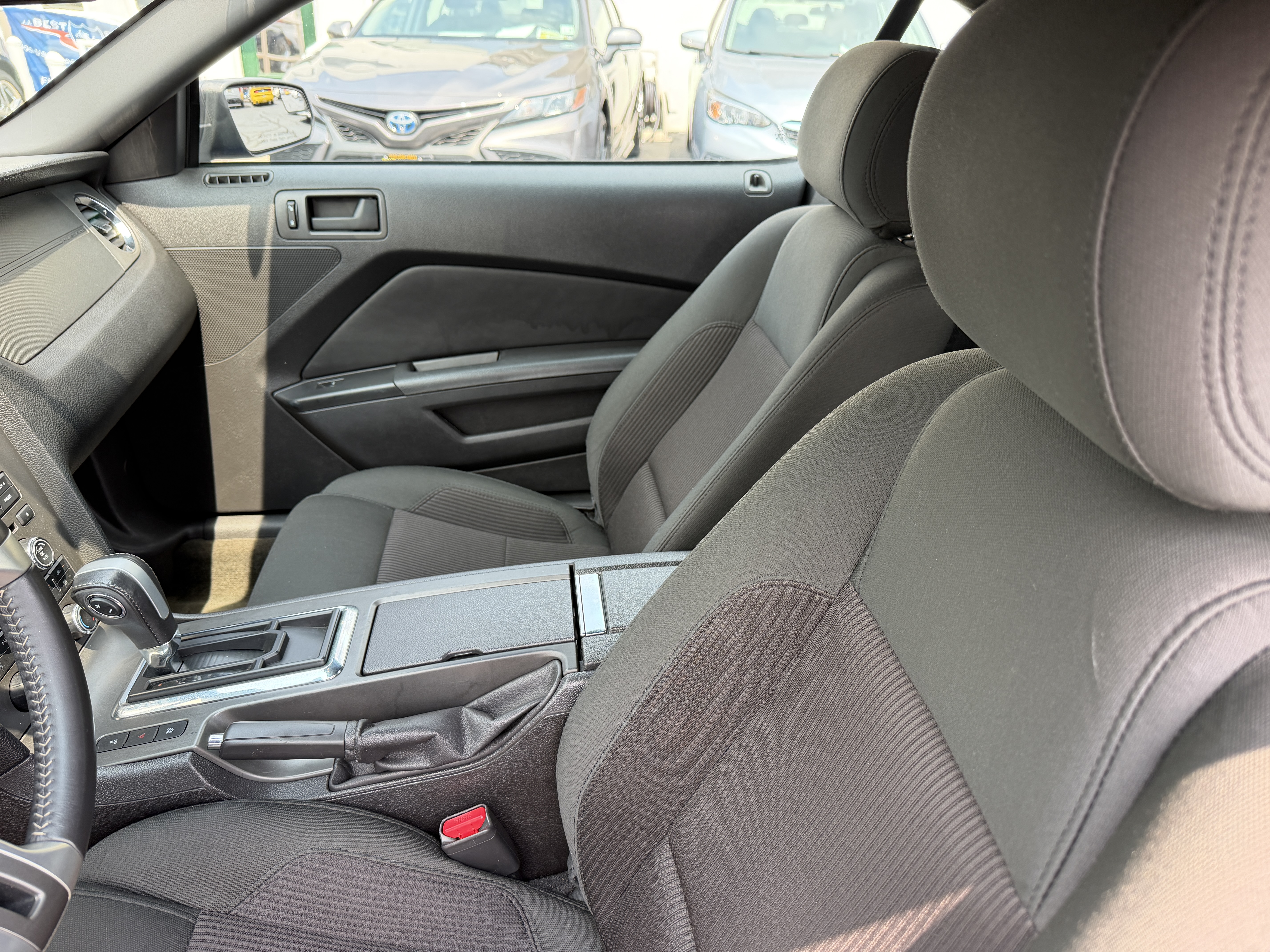 Used 2014 Ford Mustang Convertible RWD image 6