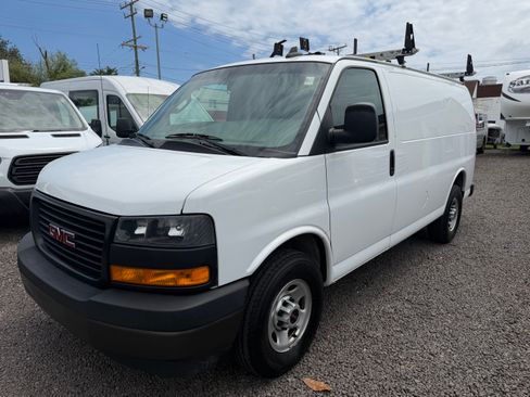 Used 2022 GMC Savana 2500 RWD image 1