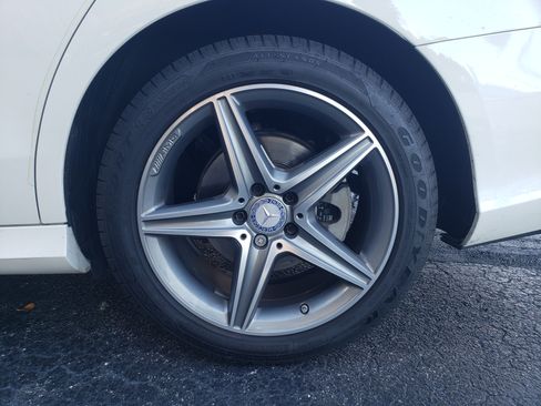 Used 2017 Mercedes-Benz E 300 image 7