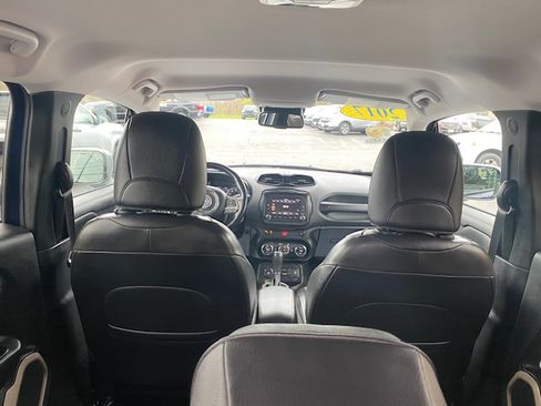 Used 2017 Jeep Renegade 4WD Limited image 20