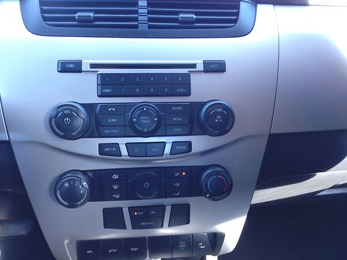 Used 2009 Ford Focus SES image 15