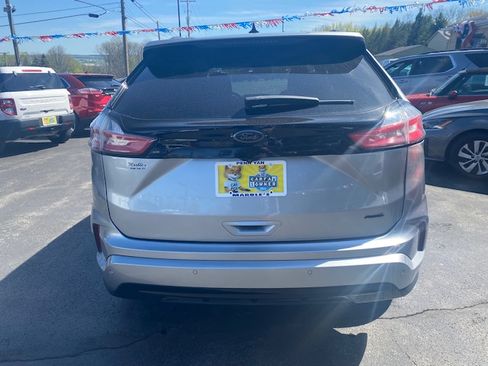 Used 2022 Ford Edge AWD SE image 6