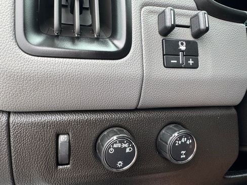 Used 2022 Chevrolet Colorado W/T image 11