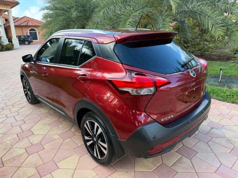 Used 2020 Nissan Kicks SR FWD image 5