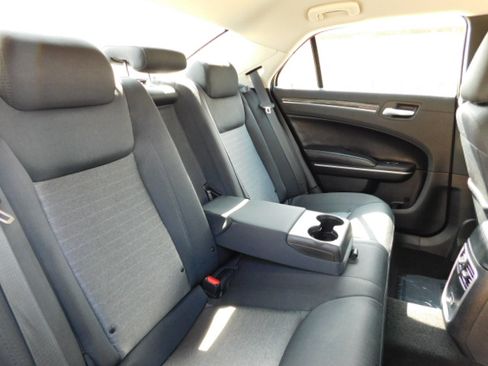 Used 2021 Chrysler 300 Touring image 24