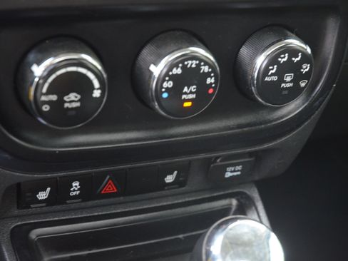 Used 2017 Jeep Patriot 4WD High Altitude image 14