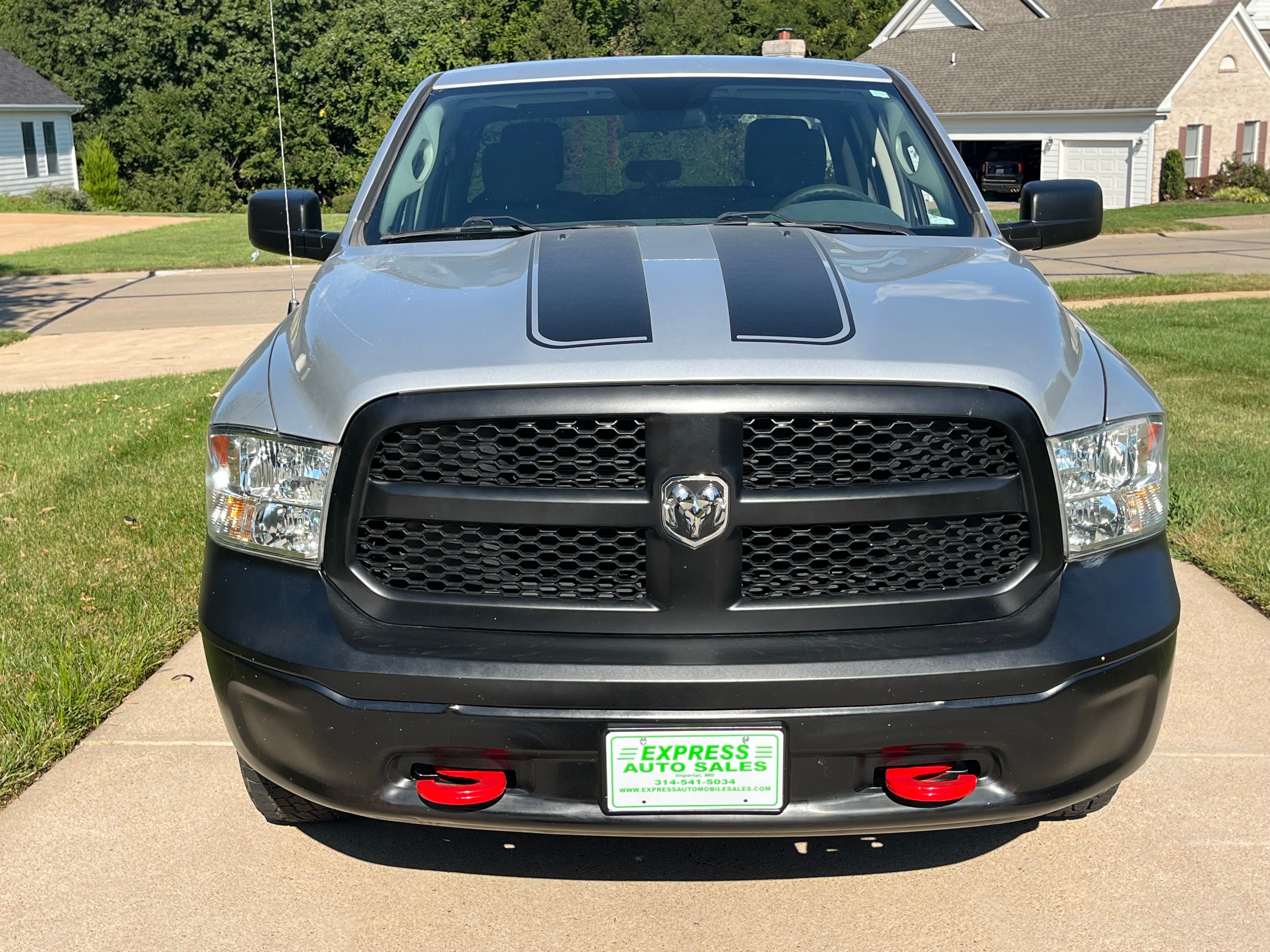 Used 2019 RAM 1500 4x4 Crew Cab Classic Tradesman image 2