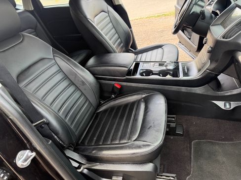 Used 2019 Ford Edge SEL image 9