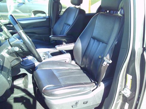 Used 2019 Dodge Grand Caravan GT FWD image 8