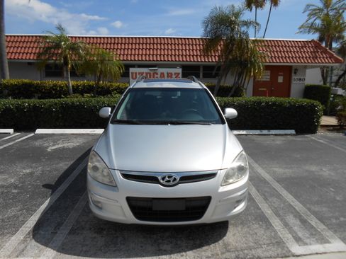 Used 2010 Hyundai Elantra Touring SE image 7