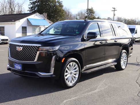 Used 2024 Cadillac Escalade ESV Luxury image 4