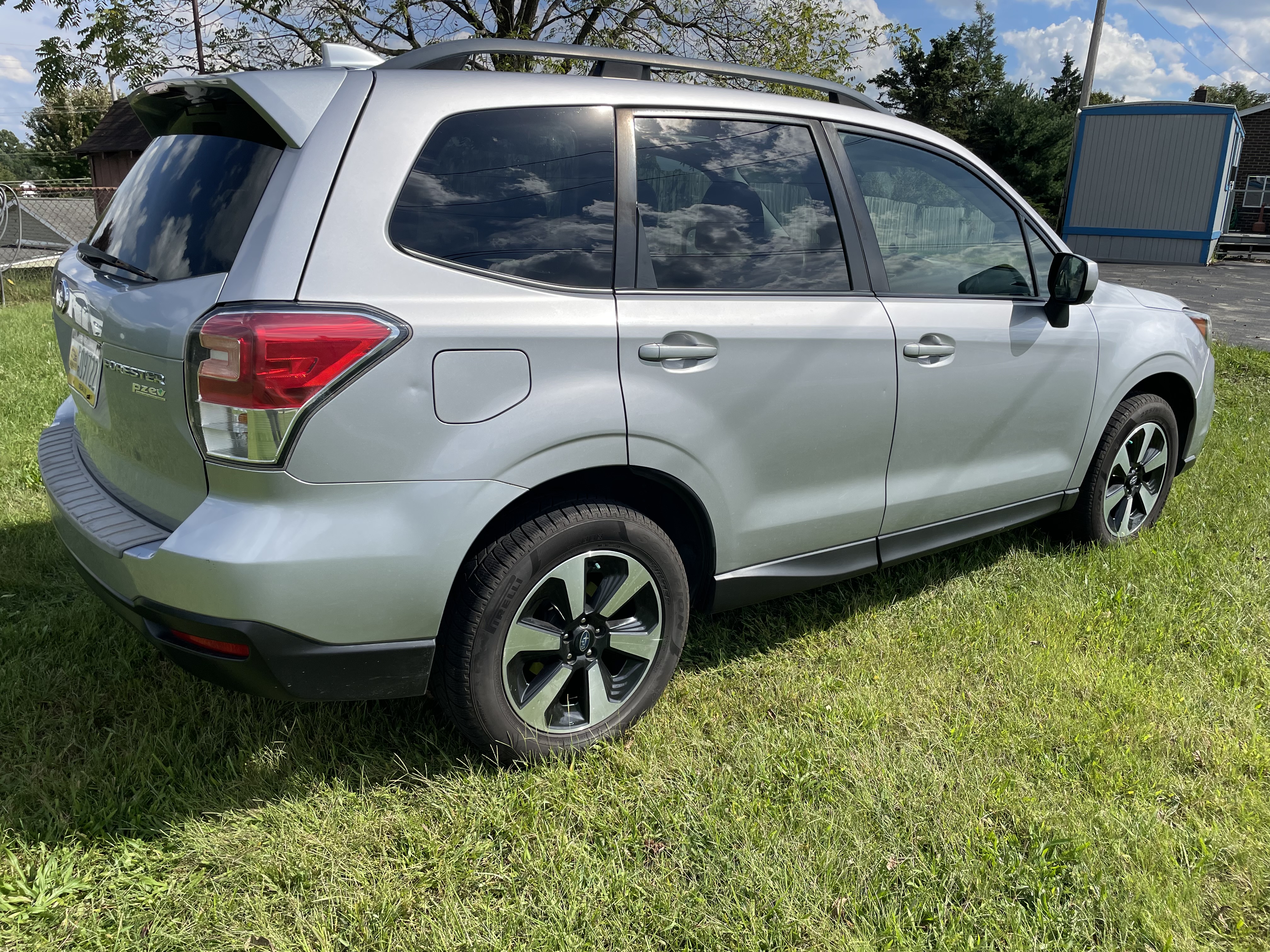 Used 2017 Subaru Forester 2.5i Premium AWD/4WD image 8