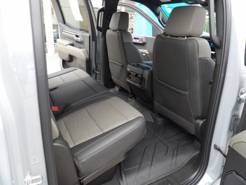 Used 2025 Chevrolet Silverado 1500 4x4 Crew Cab ZR2 image 26