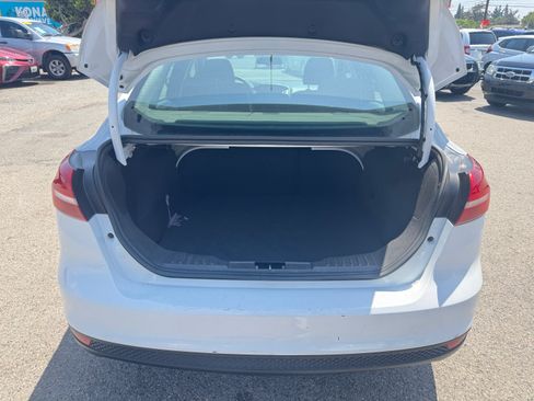 Used 2018 Ford Focus SE Sedan FWD image 20