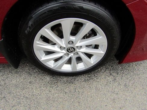 Used 2021 Toyota Camry LE FWD image 10
