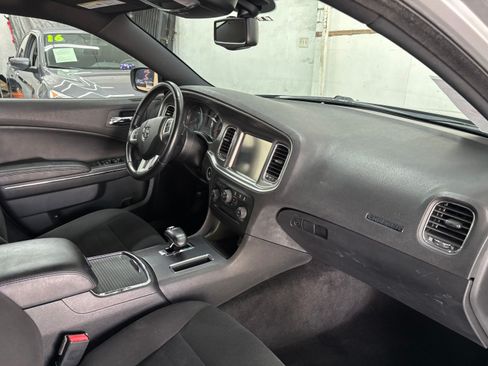 Used 2013 Dodge Charger SXT image 18