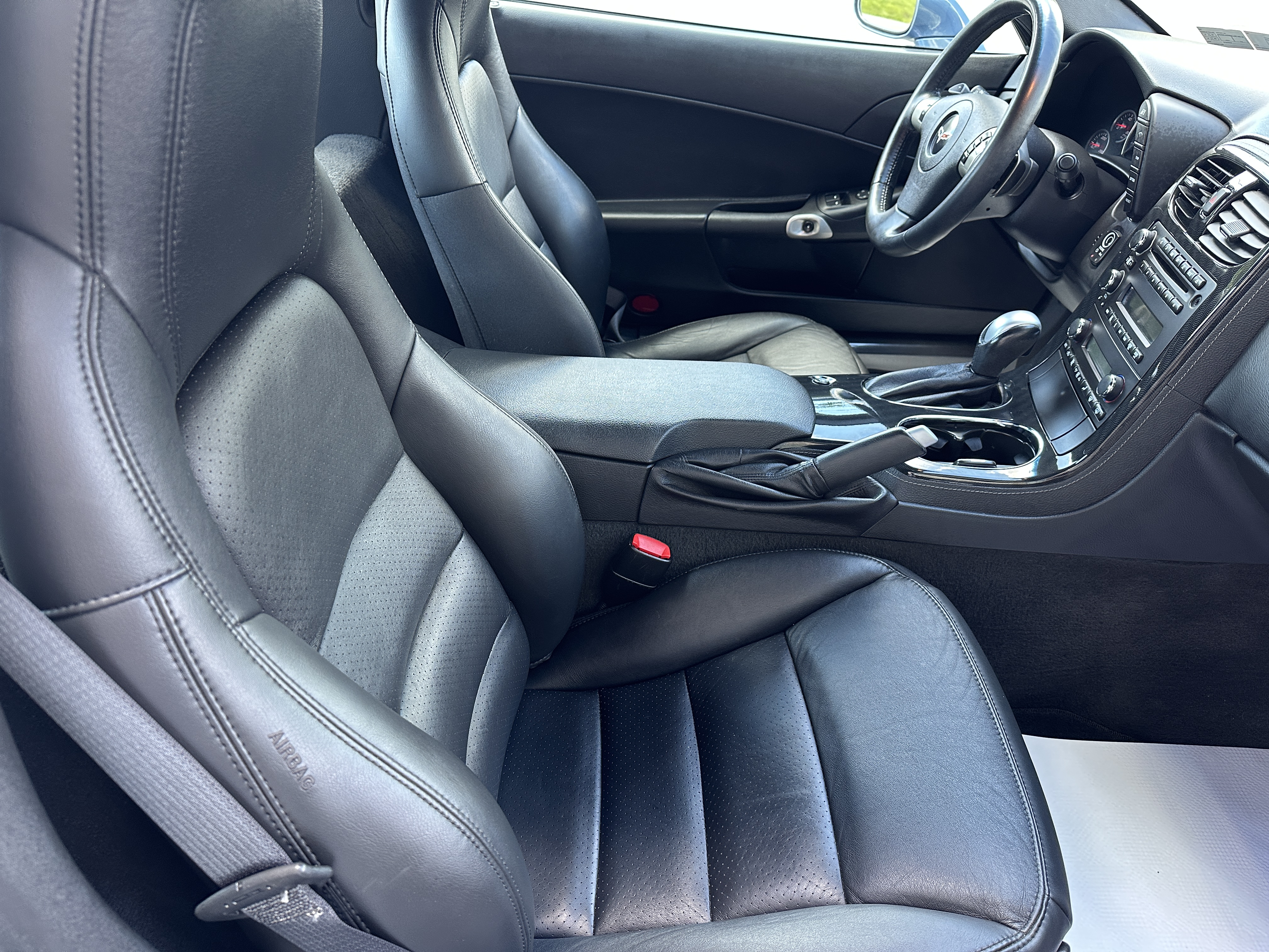 Used 2011 Chevrolet Corvette Coupe w/ 2LT RWD image 12