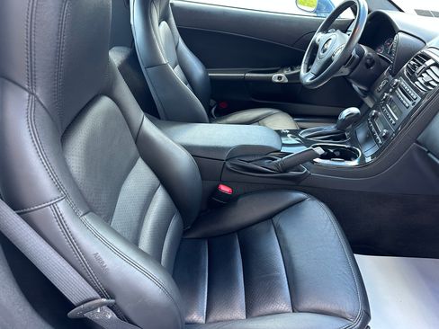 Used 2011 Chevrolet Corvette Coupe w/ 2LT RWD image 12