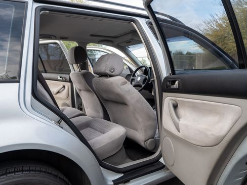 Used 2005 Volkswagen Jetta GLS TDI image 13