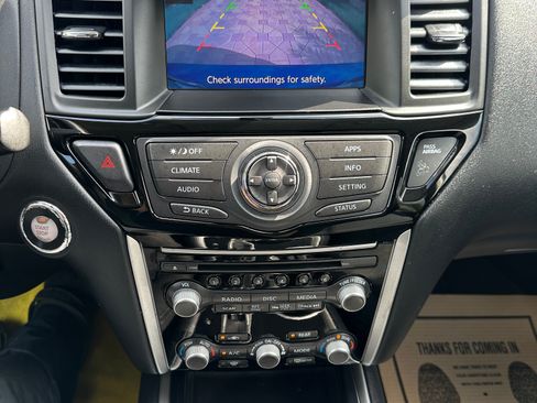 Used 2017 Nissan Pathfinder SV image 13