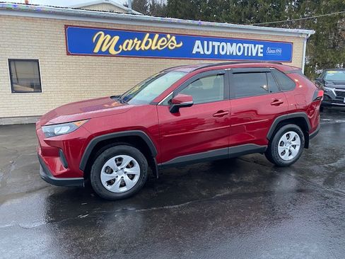 Used 2019 Toyota RAV4 LE image 2