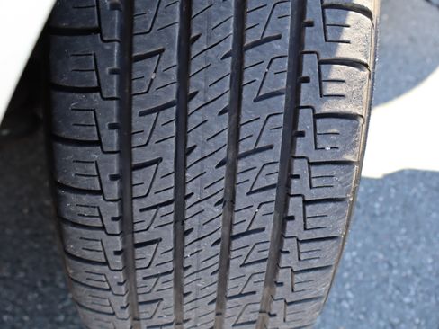 Used 2011 Toyota Camry XLE image 35