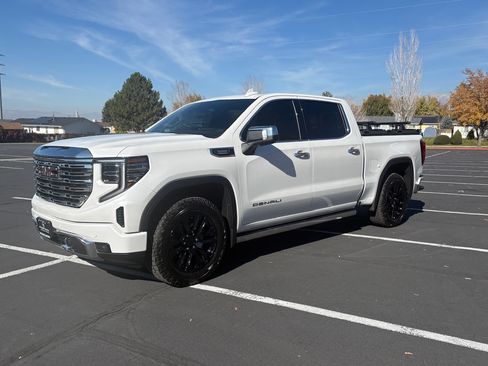 Used 2023 GMC Sierra 1500 Denali image 1