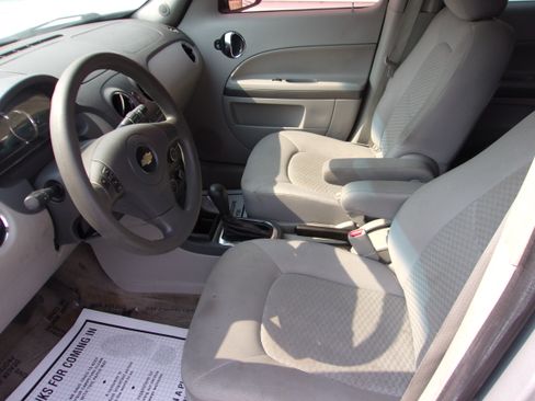 Used 2010 Chevrolet HHR LT w/ 1LT FWD image 5