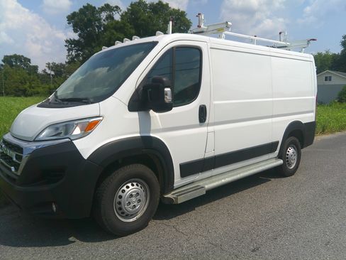 Used 2025 RAM ProMaster 2500 136 FWD image 4