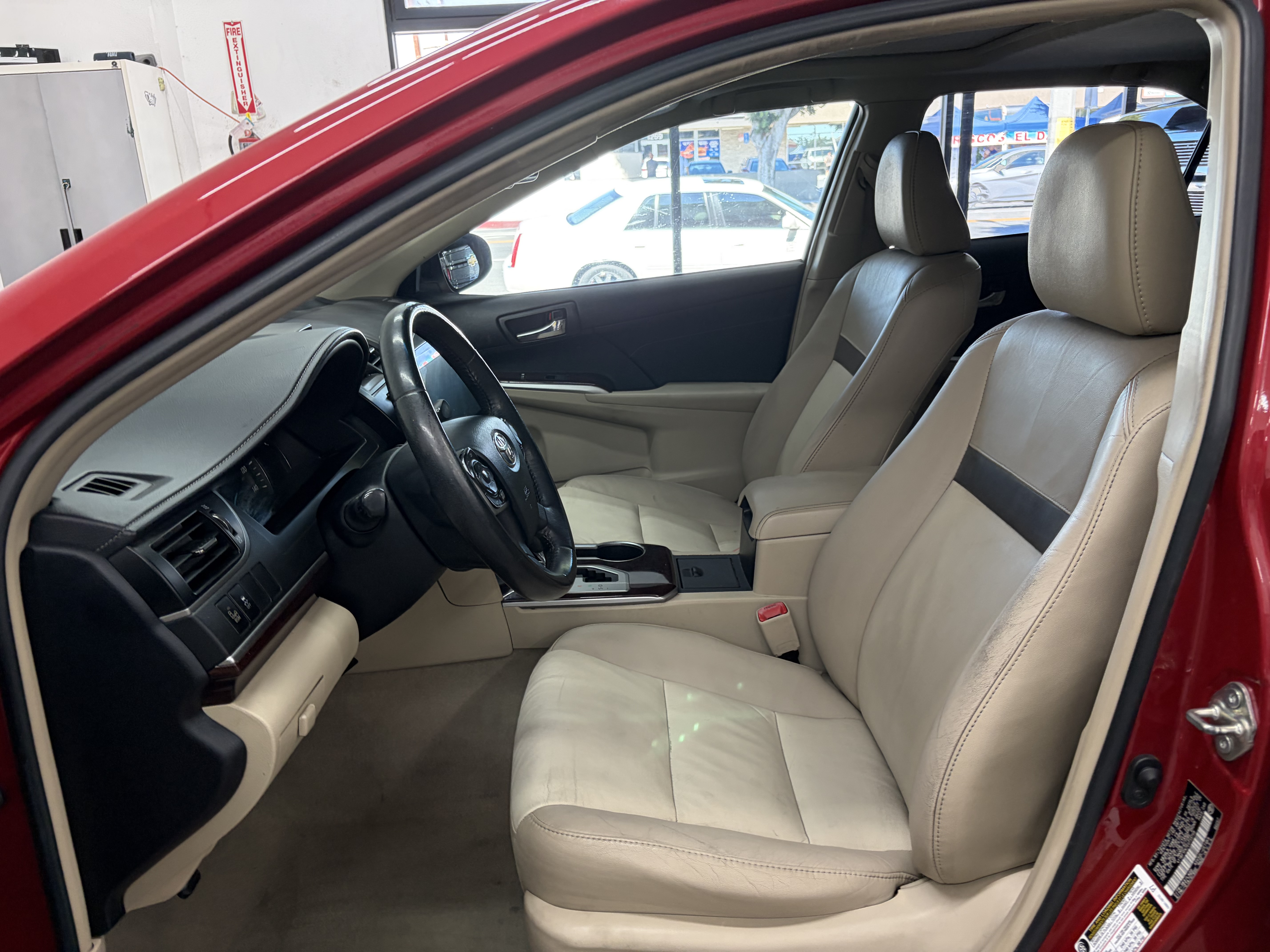 Used 2014 Toyota Camry XLE FWD image 12