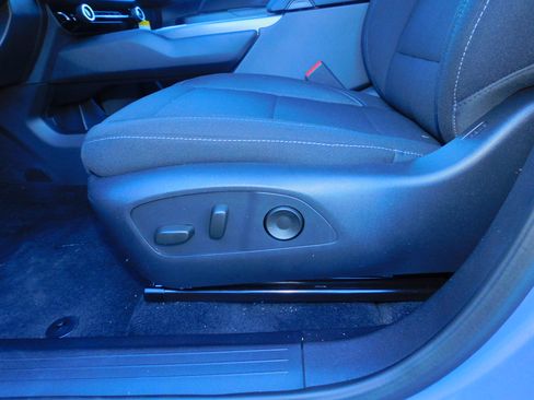 New 2026 Chevrolet Equinox EV LT image 15