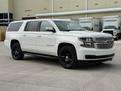 Used 2015 Chevrolet Suburban LS RWD image 7