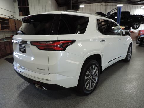 Used 2023 Chevrolet Traverse Premier image 18