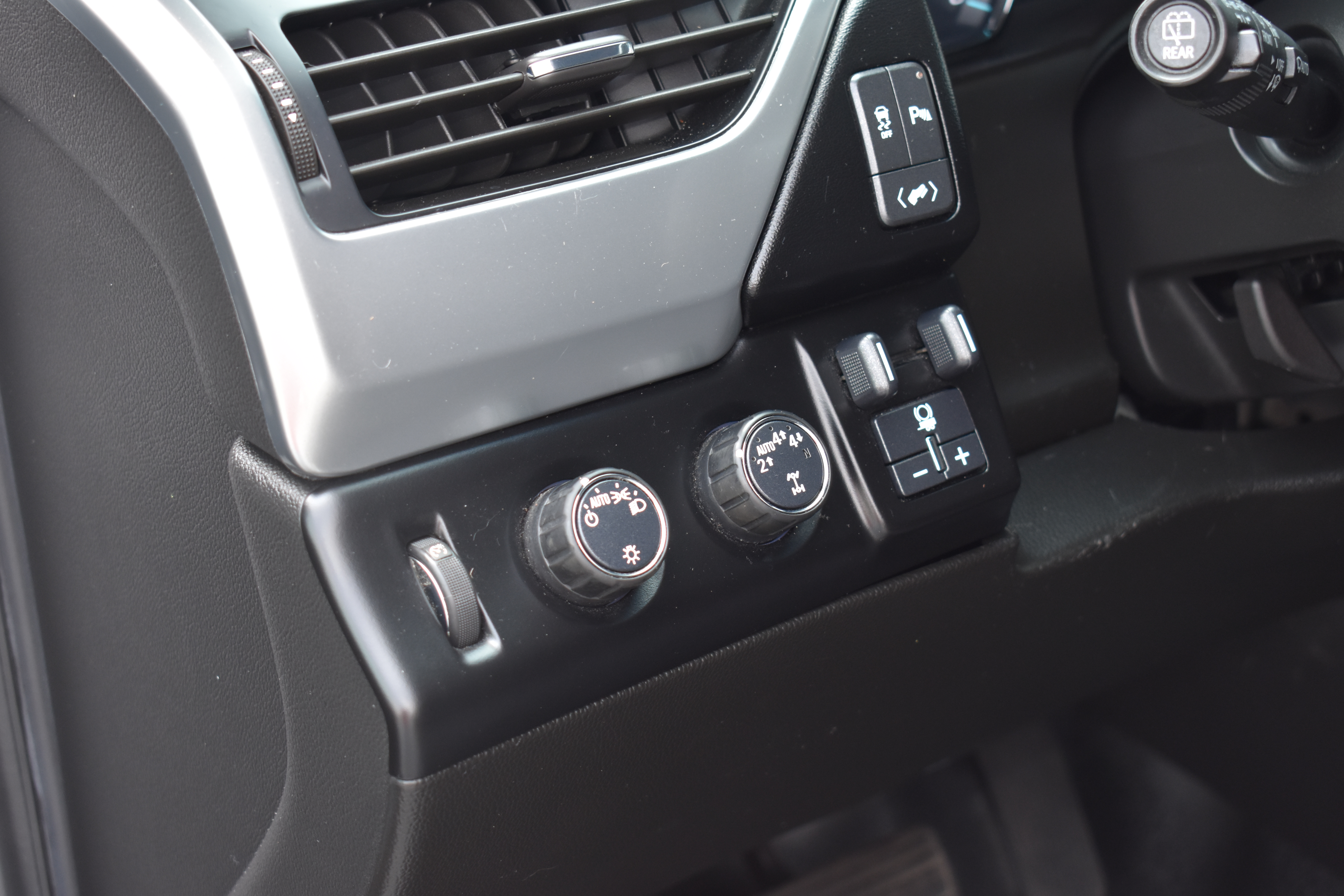 Used 2019 Chevrolet Tahoe 4WD image 20