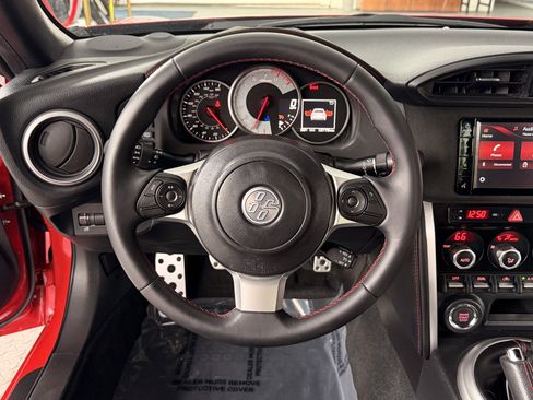 Used 2020 Toyota 86 image 9