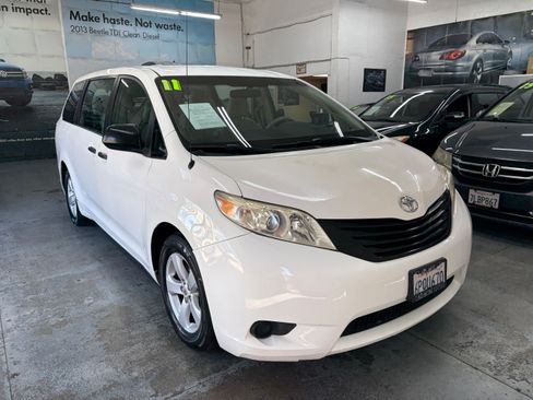 Used 2011 Toyota Sienna UNAVAIL FWD image 11