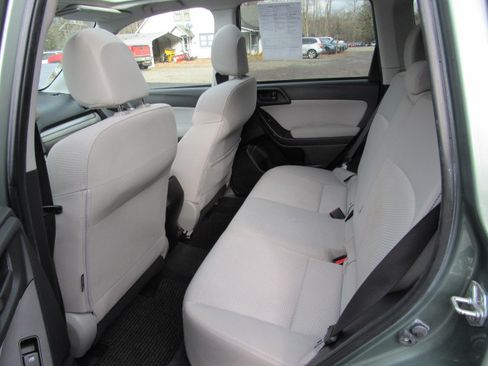 Used 2015 Subaru Forester 2.5i Premium image 16
