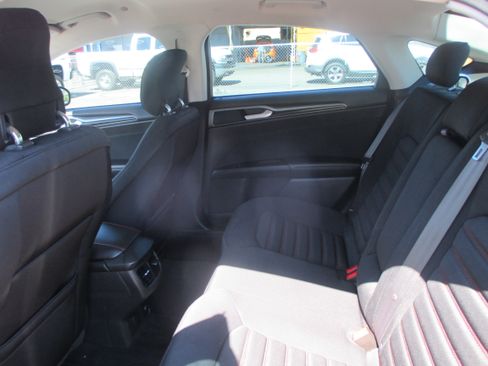 Used 2014 Ford Fusion SE Hybrid FWD image 11