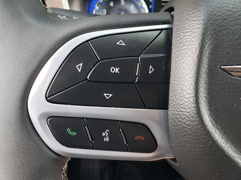 Used 2023 Chrysler Voyager LX image 19