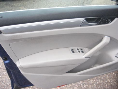 Used 2016 Volkswagen Passat 1.8T image 8