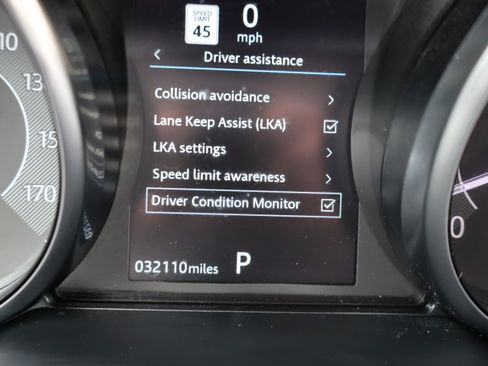 Used 2019 Jaguar E-PACE SE image 32