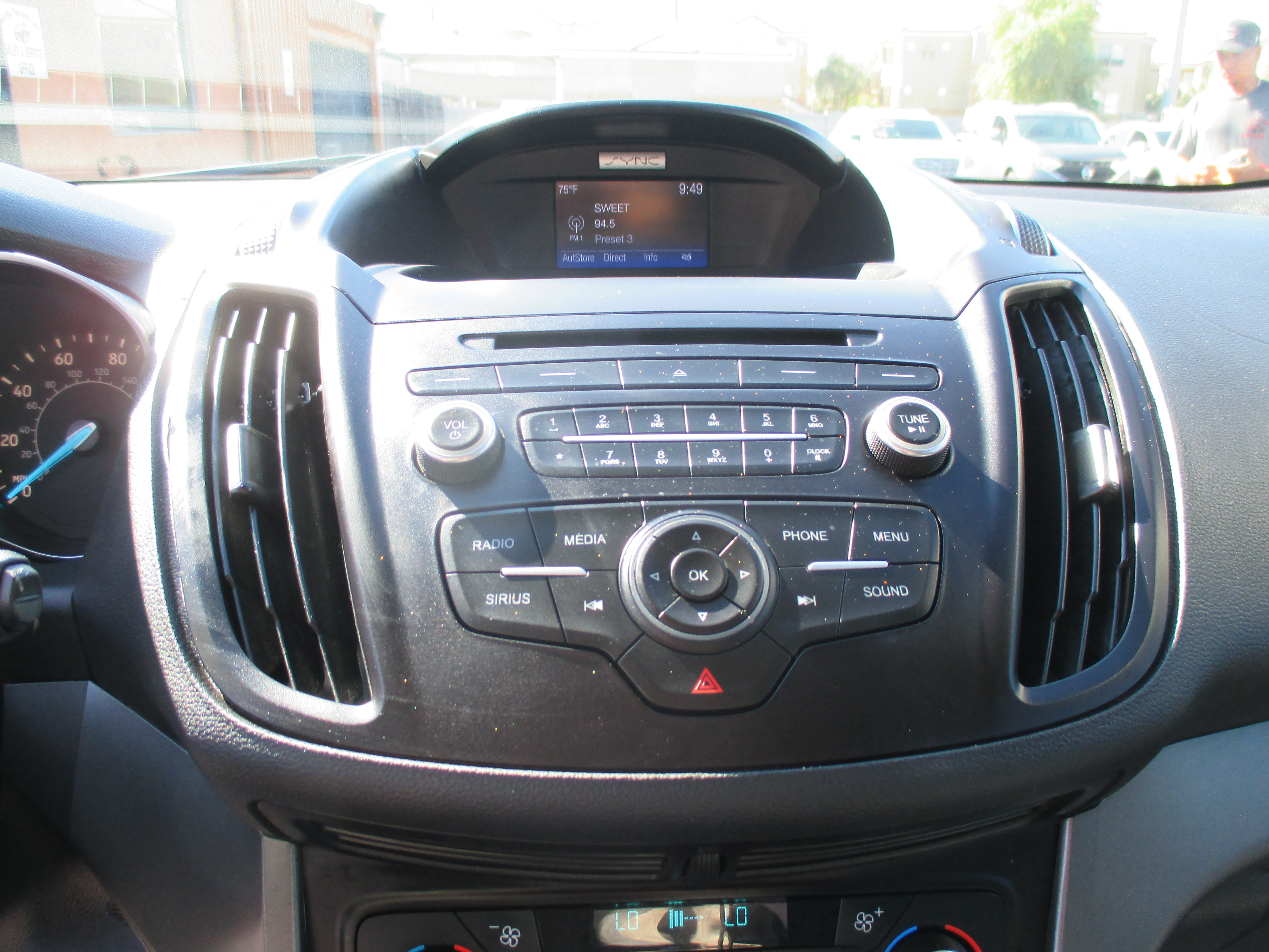 Used 2017 Ford Escape SE Sport Utility 4D FWD image 5