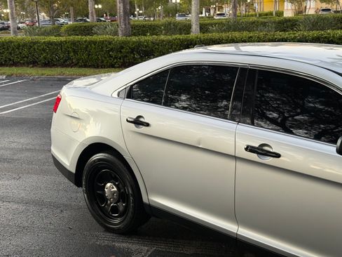 Used 2016 Ford Taurus image 54