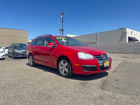 Used 2009 Volkswagen Jetta SE SportWagen FWD image 11