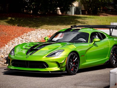 Used 2017 Dodge Viper GTC image 1