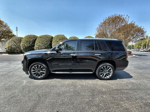 Used 2019 Cadillac Escalade Luxury AWD/4WD image 1