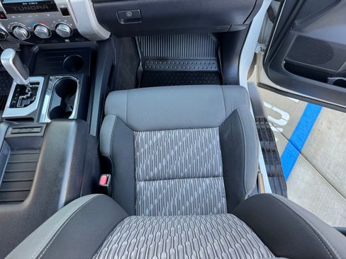 Used 2018 Toyota Tundra SR5 image 38