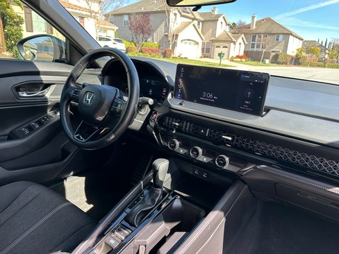 Used 2024 Honda Accord Hybrid Sport image 16